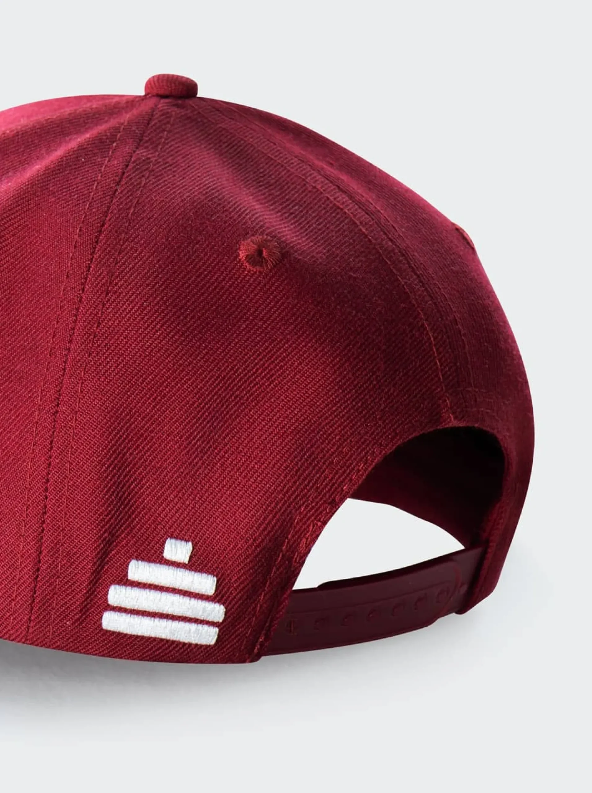 Snapback Silhouette Red